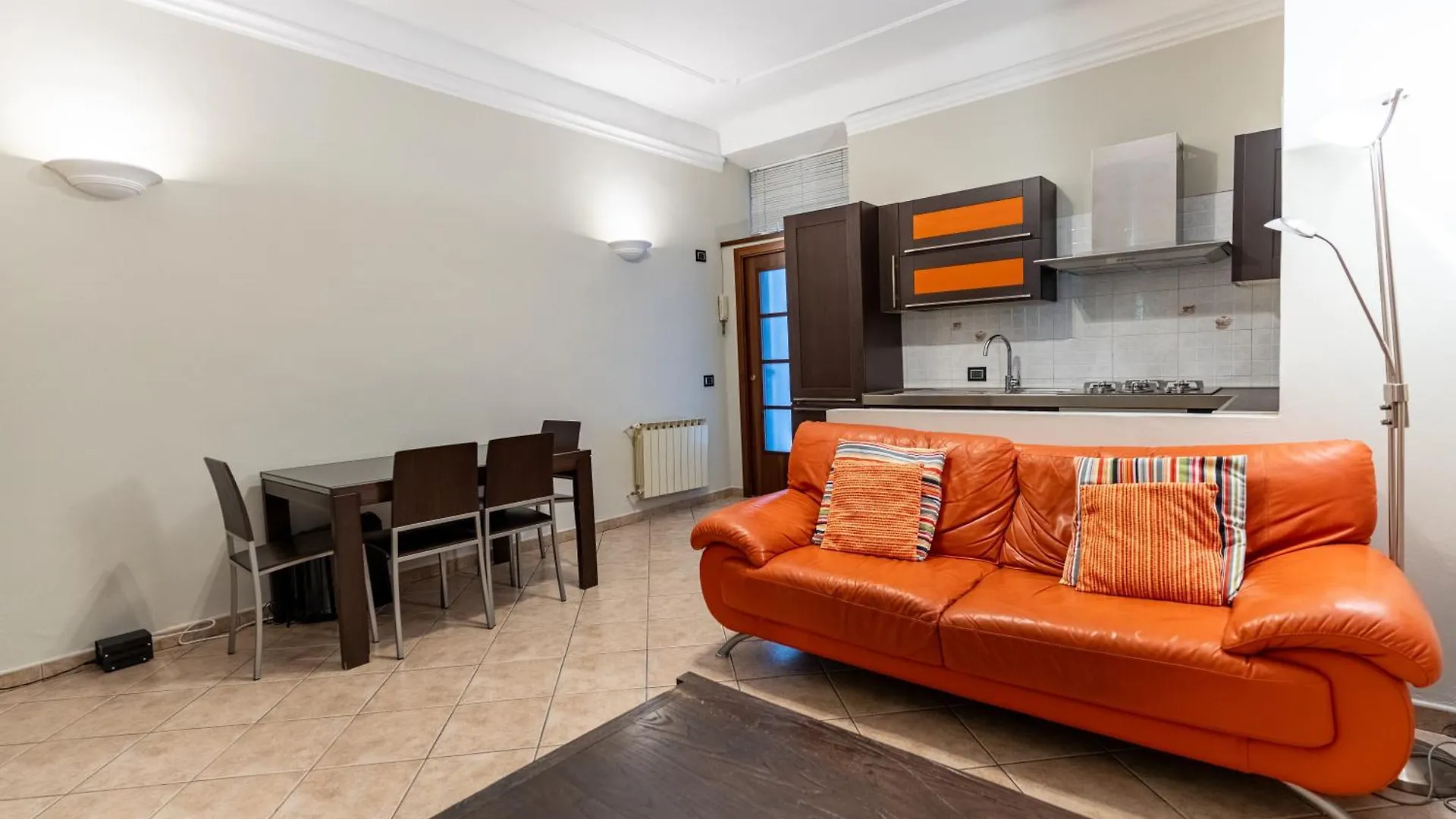 Guesthost -Oronzo Apartment Washington Milano