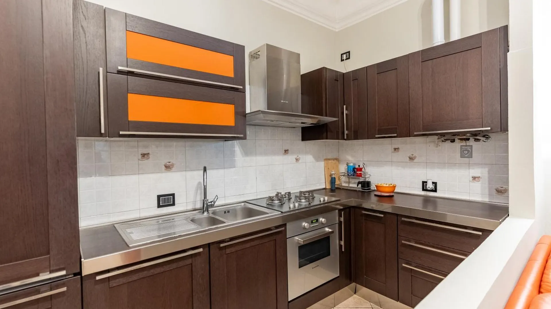 Guesthost -Oronzo Apartment Washington Милан