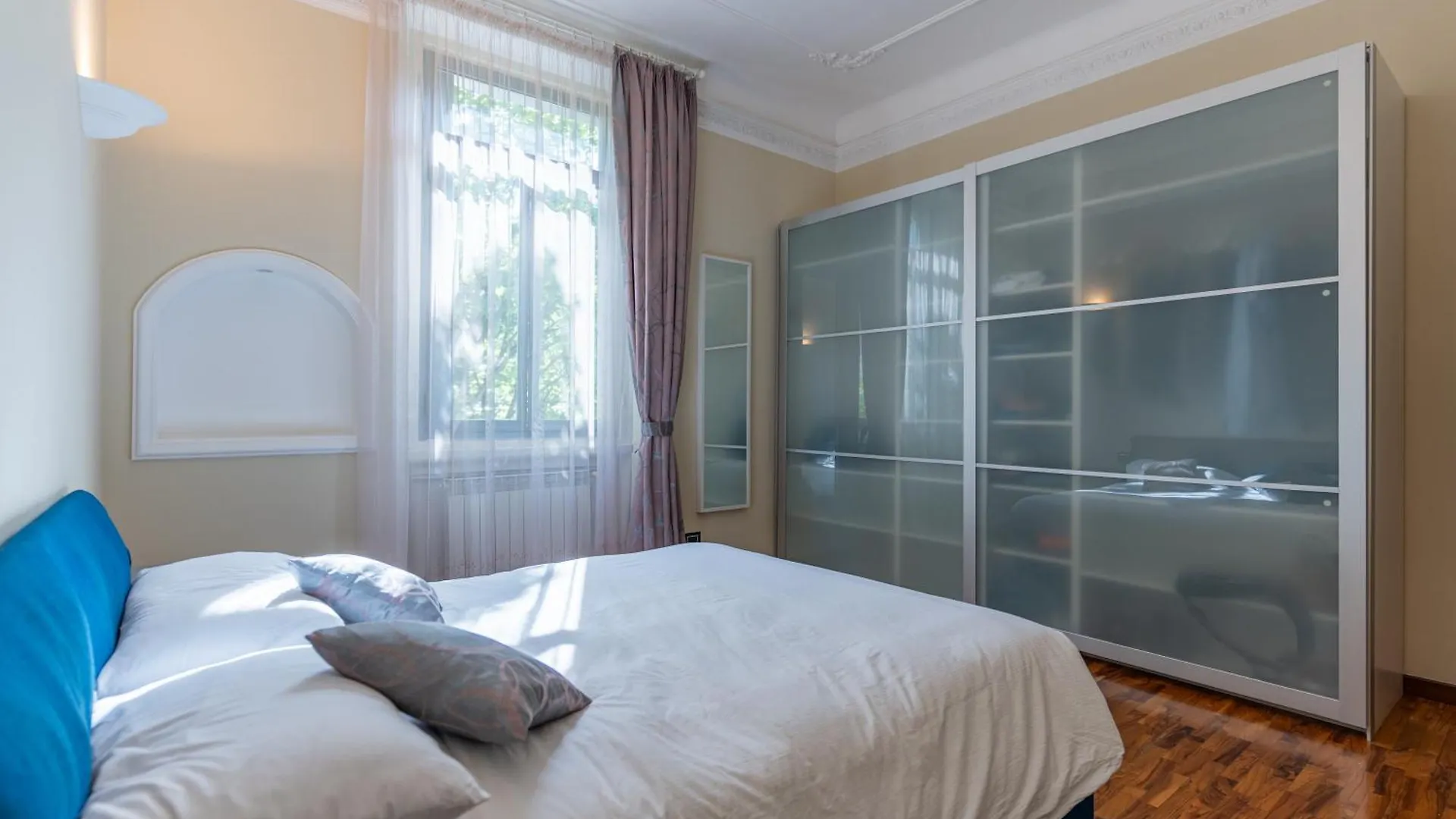 Guesthost -Oronzo Apartment Washington Милан